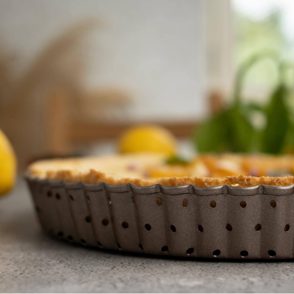 tart pan with removable bottom