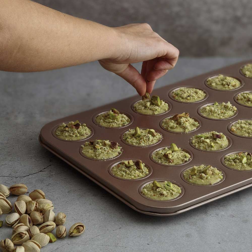 mini muffin pan